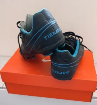 Scarpe da calcio Nike nere e blu