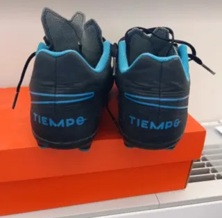 Scarpe da calcio Nike nere e blu