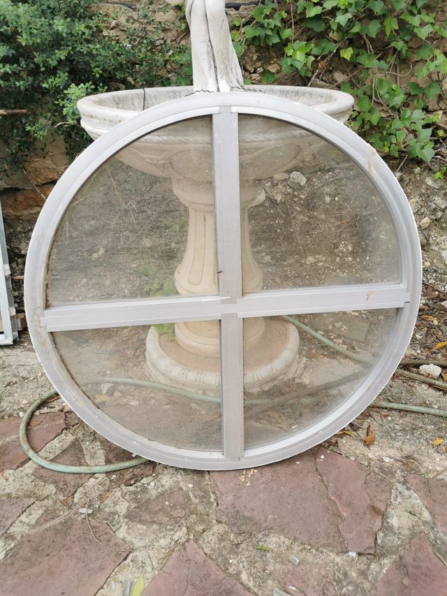 Ventana redonda de aluminio