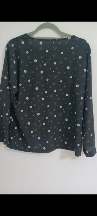 Blusa estampada floral talla M