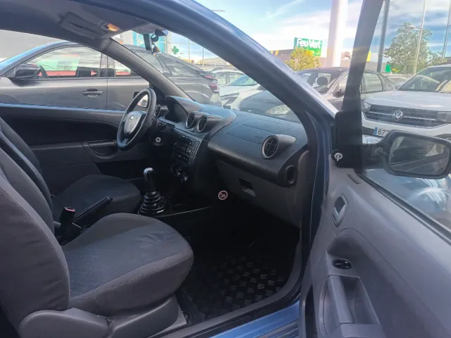 Ford Fiesta 2004