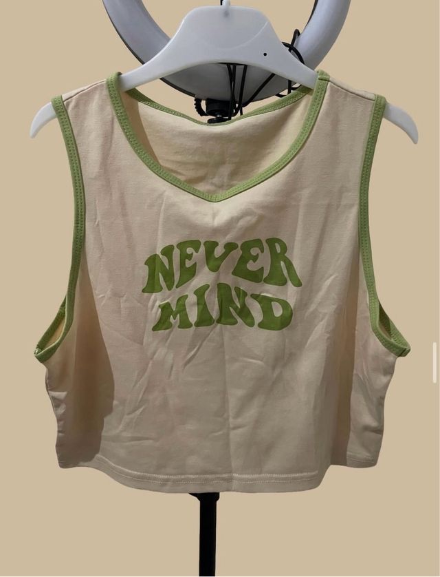 Top Never Mind verde y beige