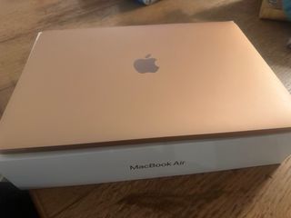 MacBook Air 13 Oro 8GB RAM 512GB SSD /2020