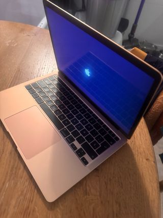 MacBook Air 13 Oro 8GB RAM 512GB SSD /2020