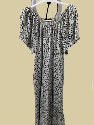 Vestido estampado floral blanco y negro