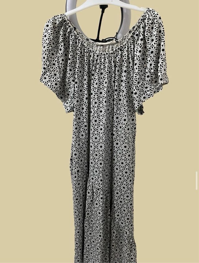 Vestido estampado floral blanco y negro