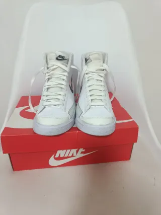 Nike Bambas Blancas Naranja