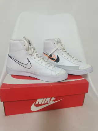 Nike Bambas Blancas Naranja