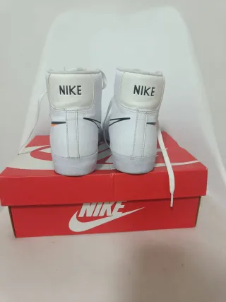 Nike Bambas Blancas Naranja