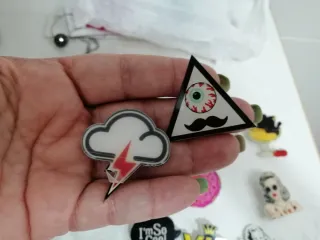 Broches Insignias Divertidas 1 broche 1 euro