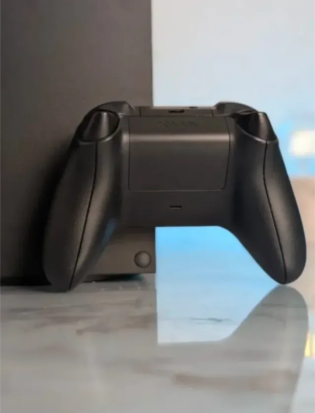 Xbox Series X 1TB + Controller