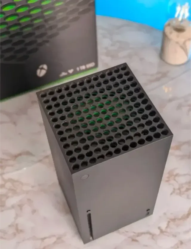 Xbox Series X 1TB + Controller