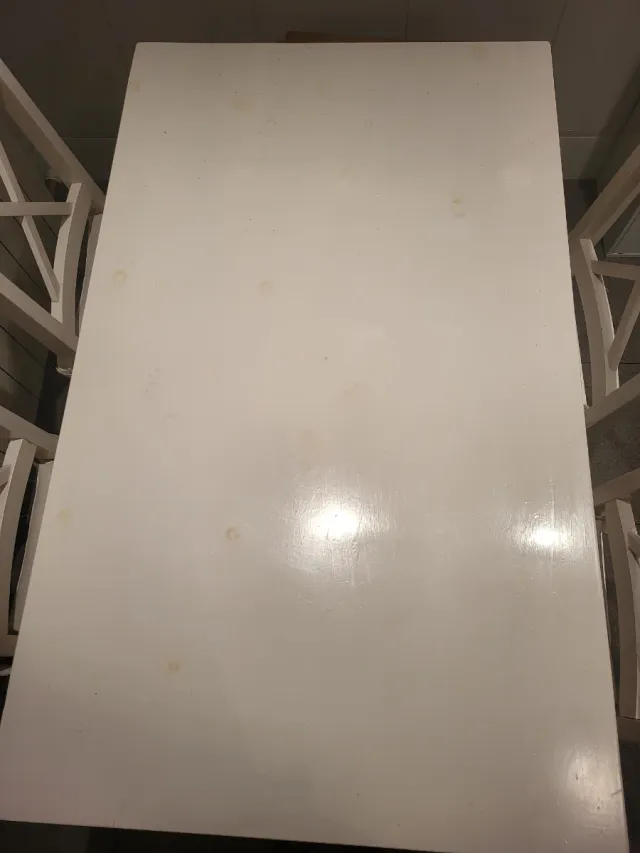 Mesa y 4 Sillas de Comedor