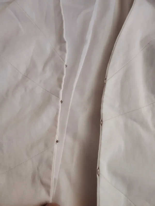 Conjunto Chaqueta Blanca sin marca  y Blusa Estamp