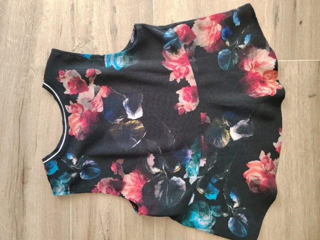 Conjunto Chaqueta Blanca sin marca  y Blusa Estamp