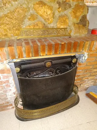 Chimenea antigua de leña