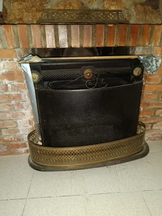 Chimenea antigua de leña