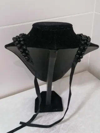 Collar estilo Peter Pan con pedrería