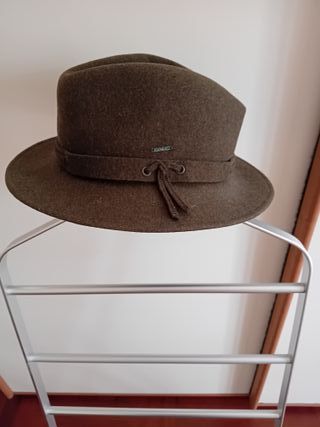 Cappello elegante uomo nero , tabacco e grigio scu