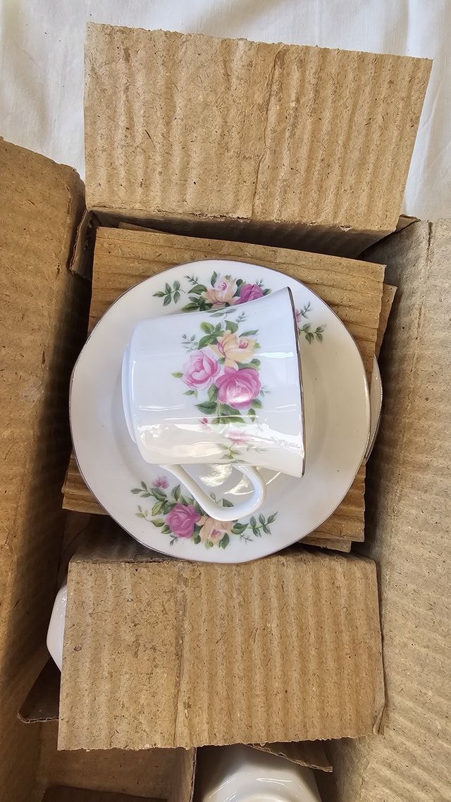 Set caffè in porcellana con fiori