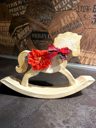 Cavallino a dondolo decorato 16x20cm