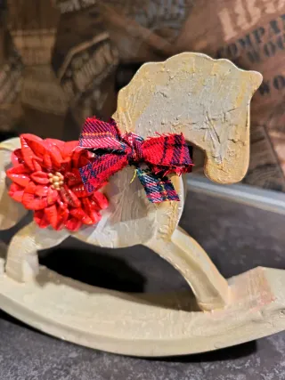 Cavallino a dondolo decorato 16x20cm