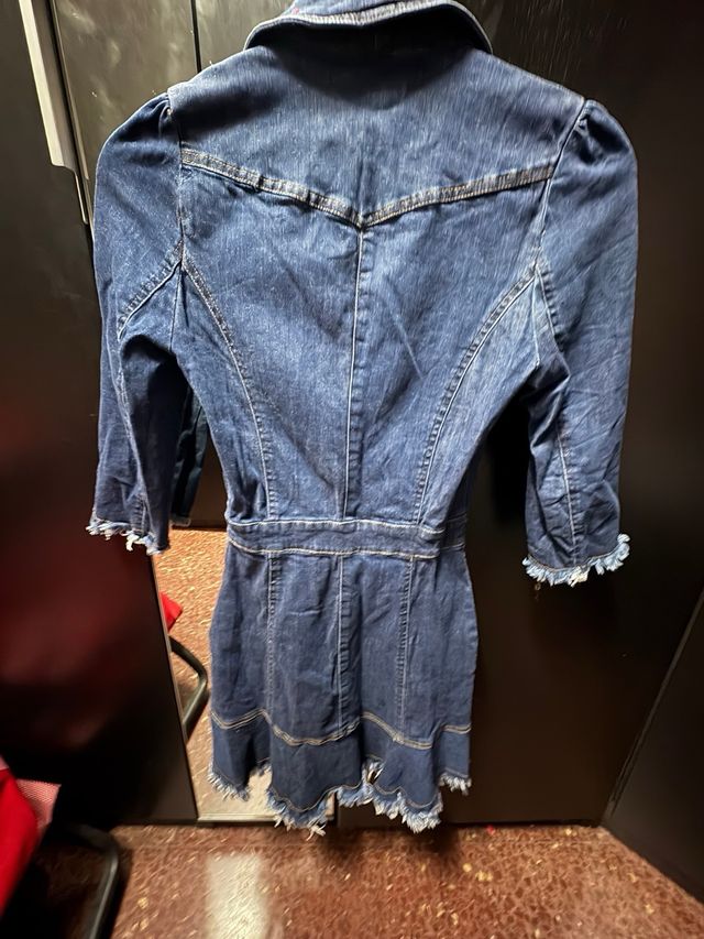 Vestido vaquero corto con cremallera