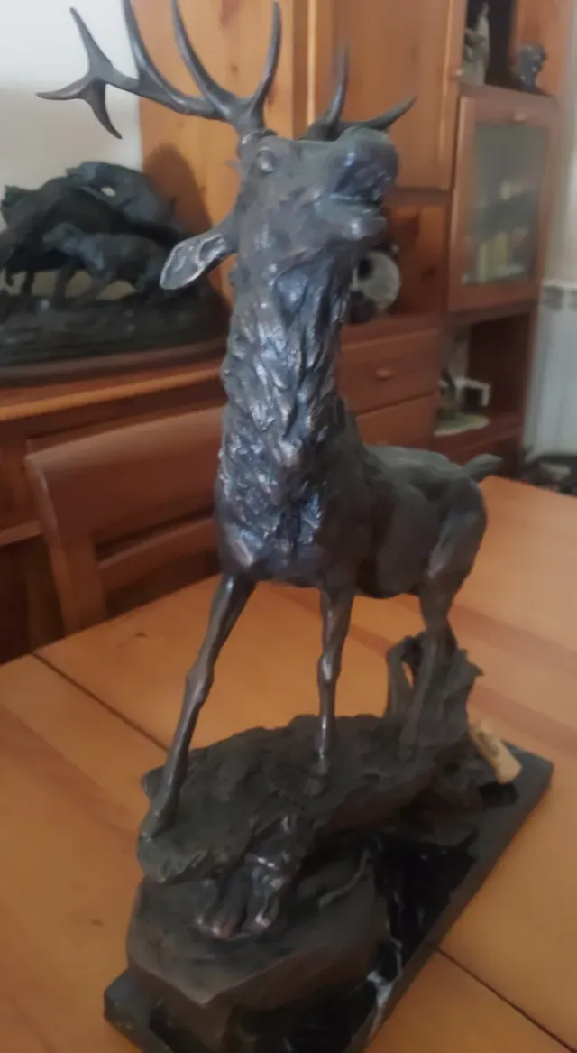 Figura Bronce berrea del Ciervo Bonilla Villalba