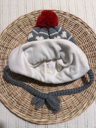 Gorro infantil pingüino pompón orejeras