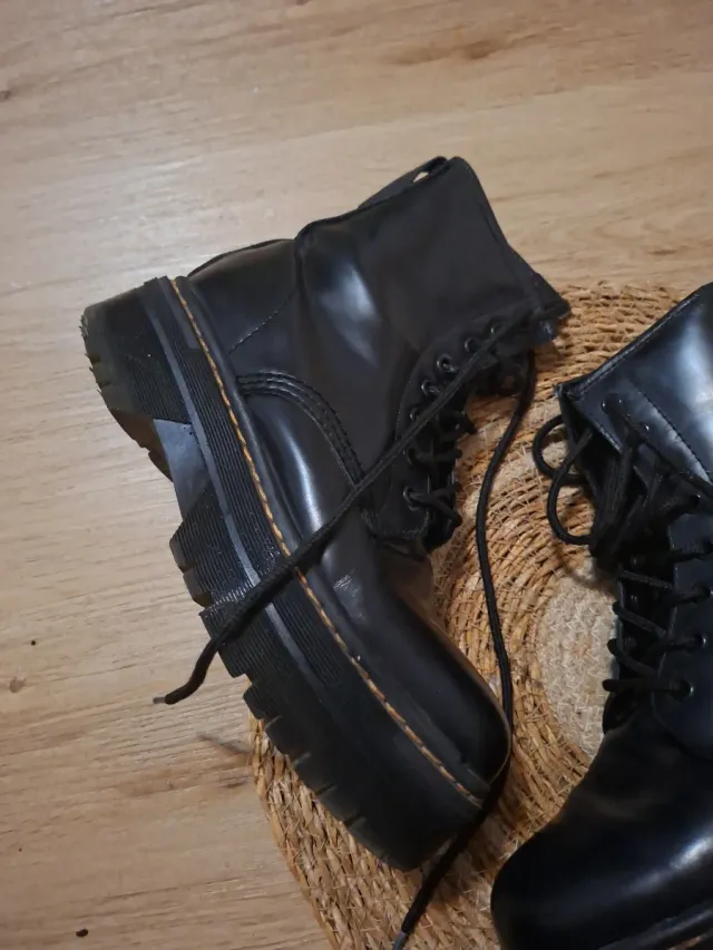 Stivali neri con piattaforma