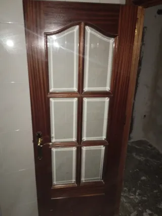 Puertas de madera para interior.