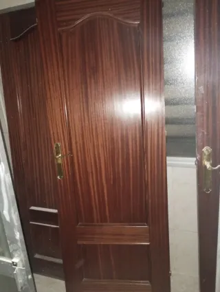 Puertas de madera para interior.