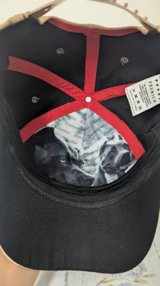 Gorra beige con perro y nombre