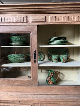 Antigua alacena francesa de madera y cristal