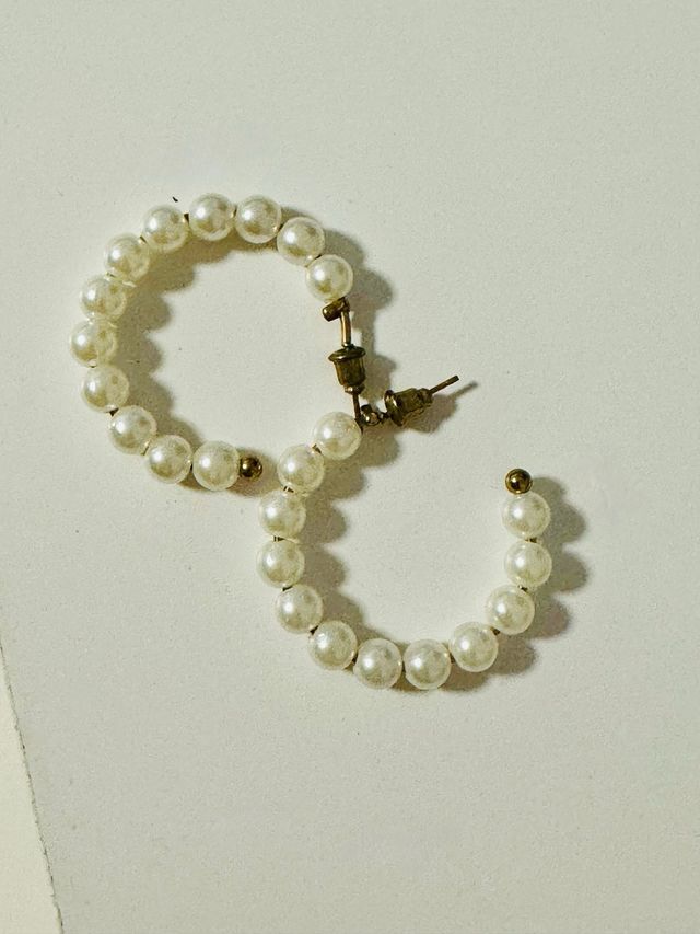 Pendientes de aro con perlas de Bershka