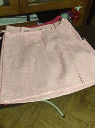 4 Faldas Charol Talla M