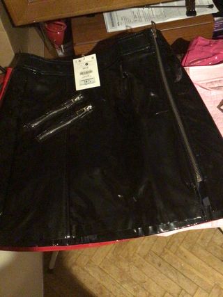 4 Faldas Charol Talla M