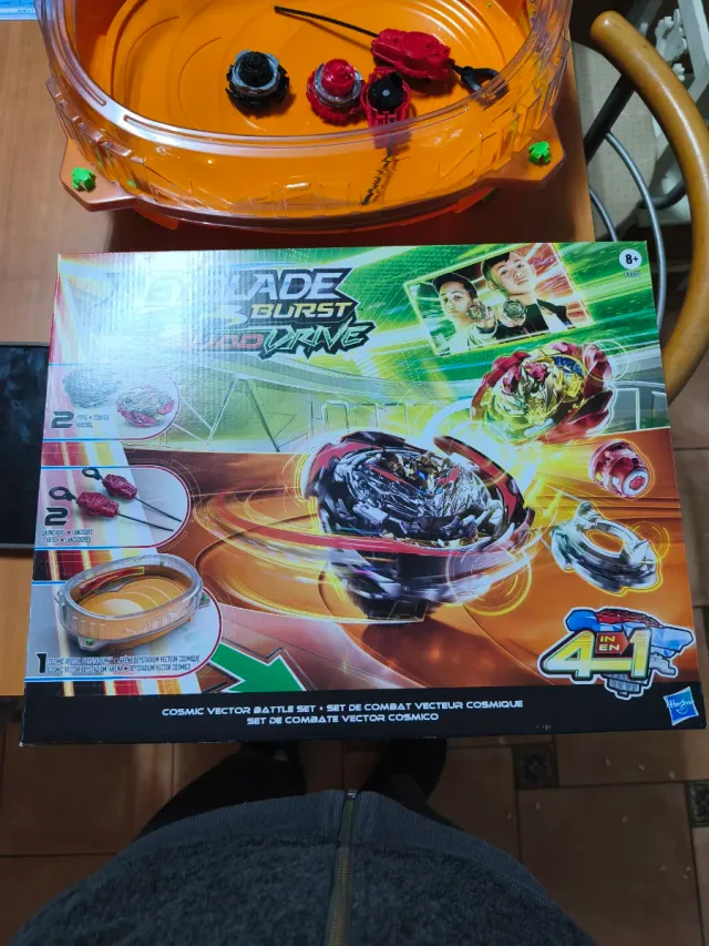 Beyblade Burst Quad Drive Cosmic Vector Battle Set