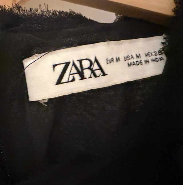 Vestido Zara Preto com Babados Tamanho M