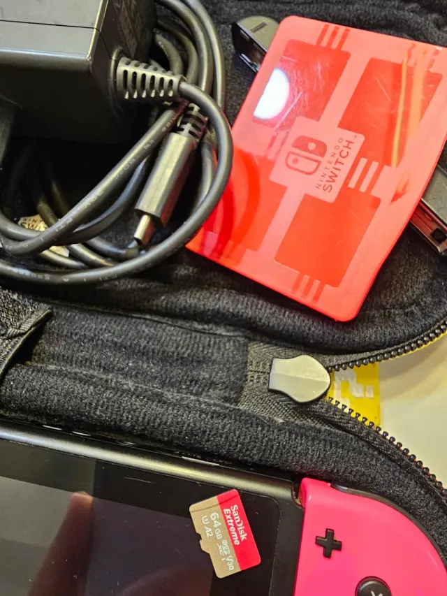 Consola Nintendo Switch Azul y Rosa