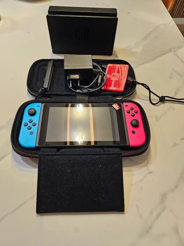 Consola Nintendo Switch Azul y Rosa