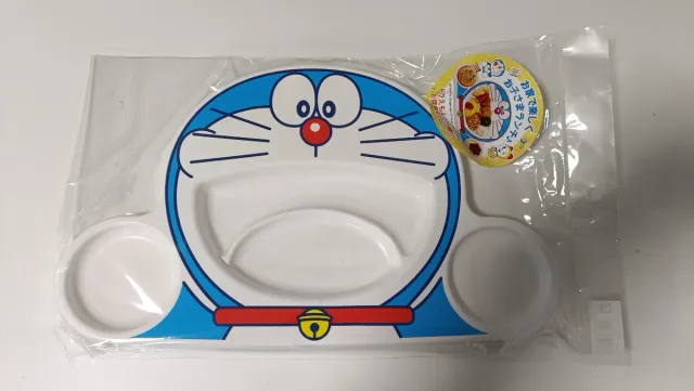 Plato infantil  de Doraemon