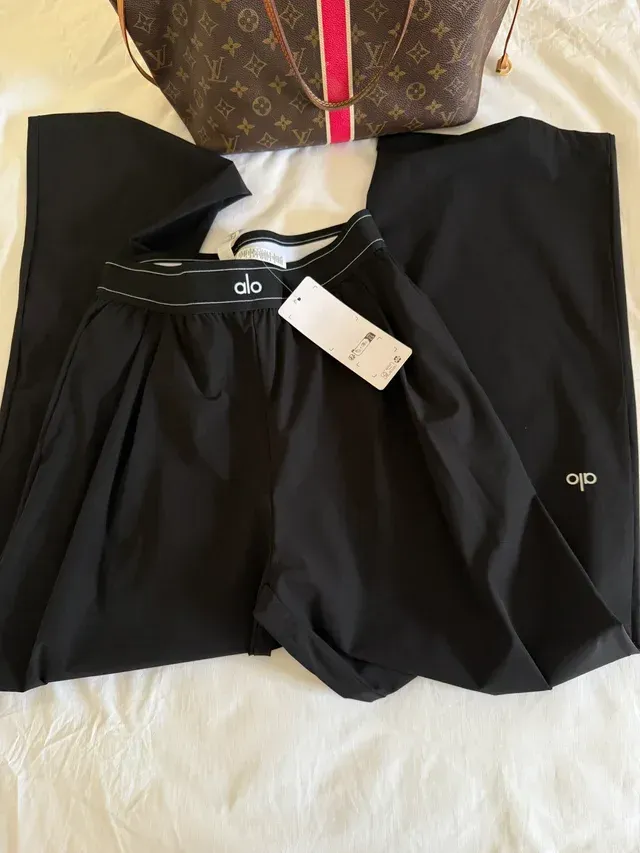 Pantaloni Alo Yoga Neri