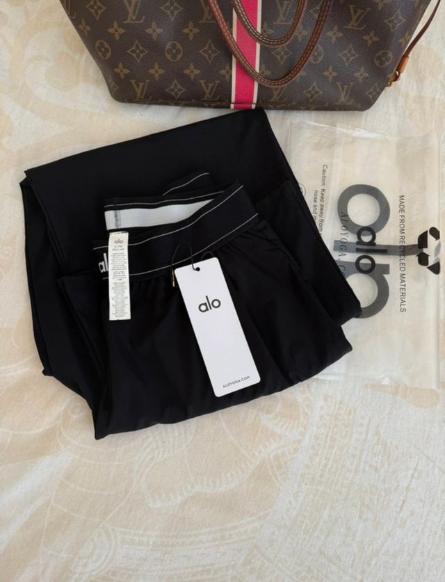 Pantaloni Alo Yoga Neri