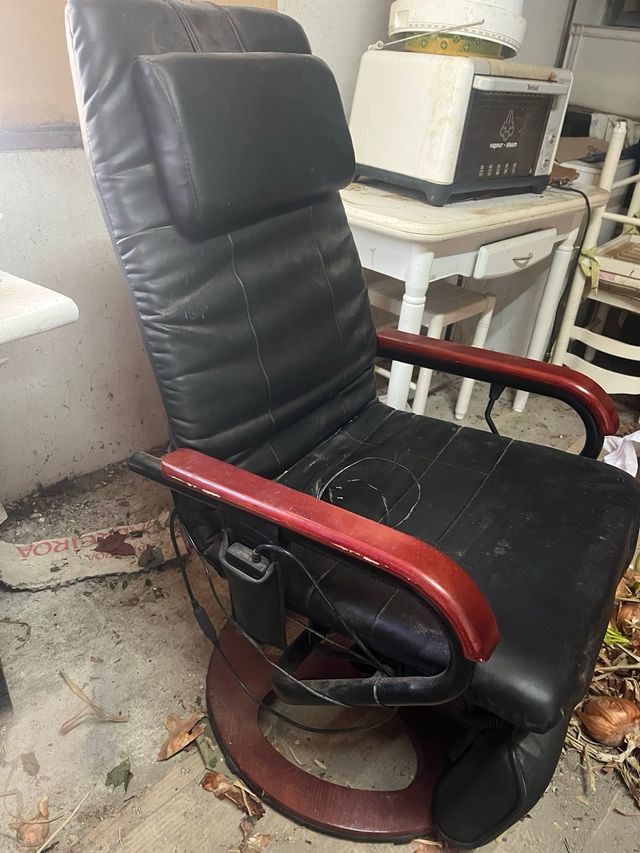 Sillón de masaje cuero y madera
