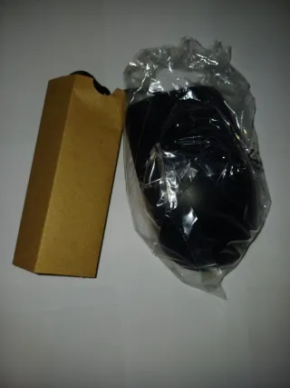 Ratón con cable negro