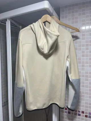 Nike Tech Beige y Gris