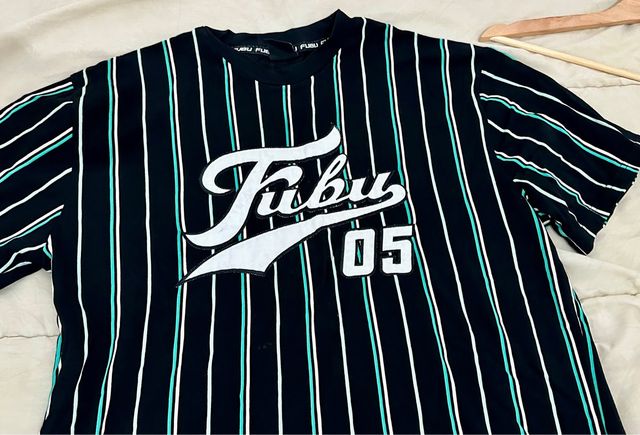 Camiseta FUBU Talla L Rayas