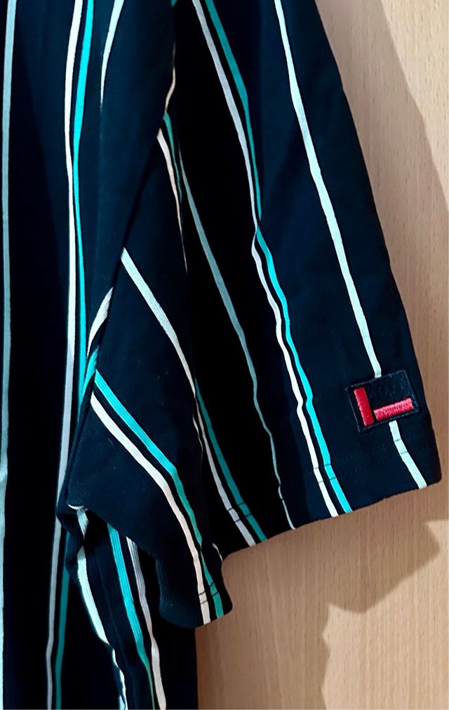 Camiseta FUBU Talla L Rayas