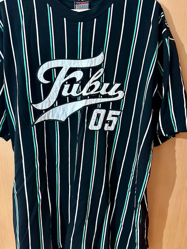 Camiseta FUBU Talla L Rayas